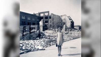 Zomer 1940 in Rotterdam: poseren bij 'de puin'
